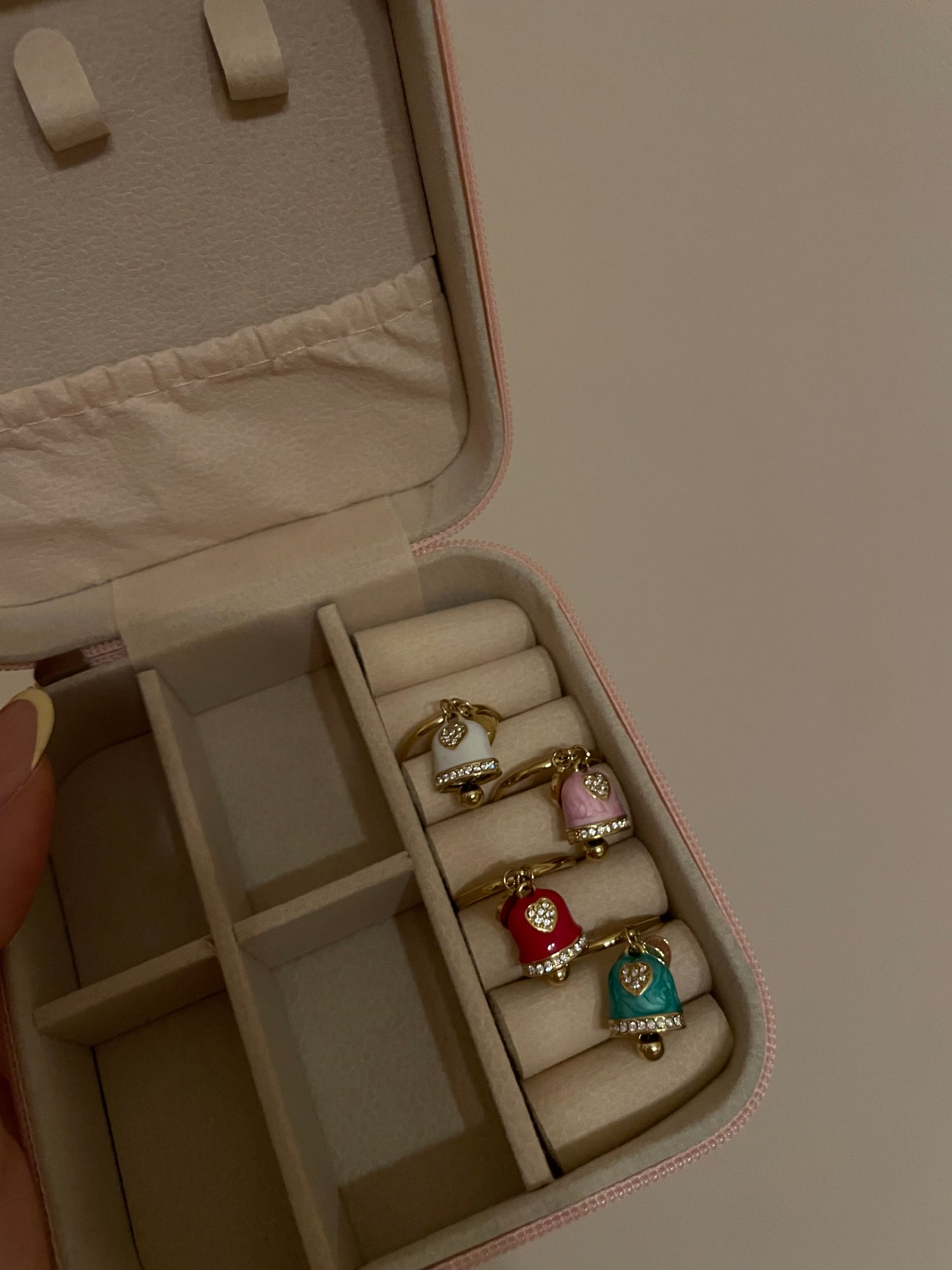 Anello campanella cuoricino pendente