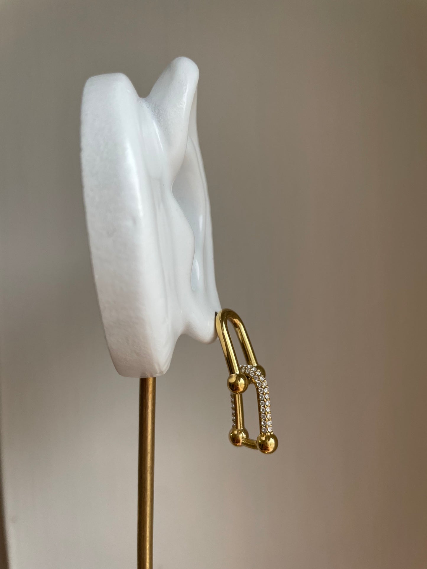 Orecchini chain zirconati