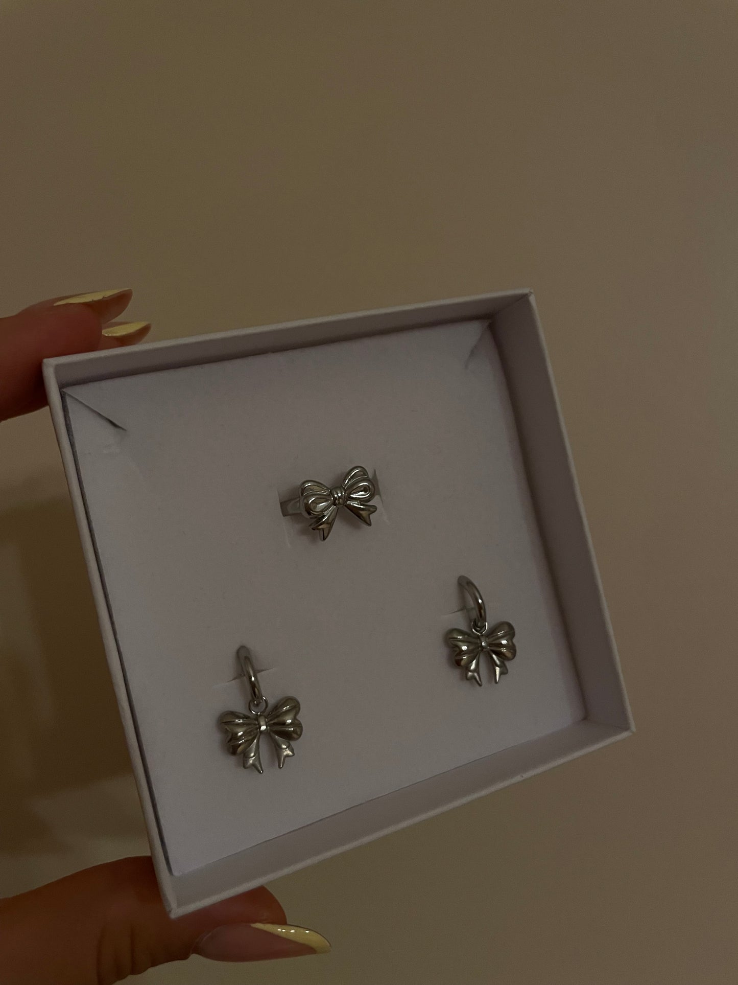 Orecchini Fiocchetto pendente