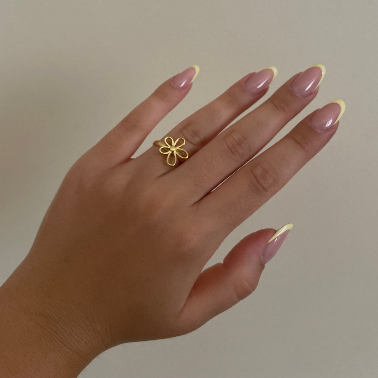 Anello fiore minimal