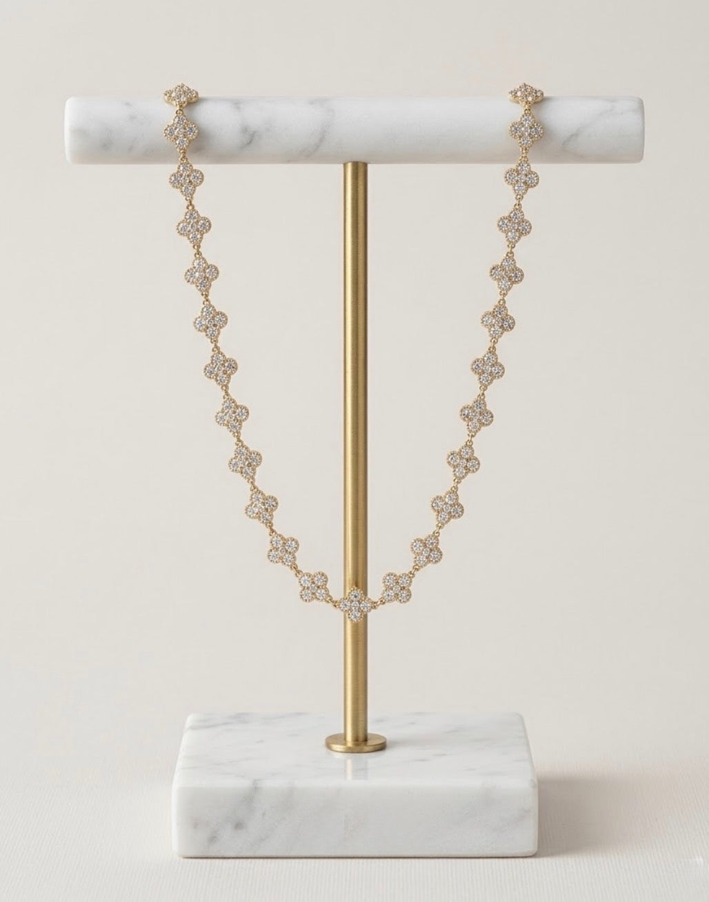 Collana flower cloud