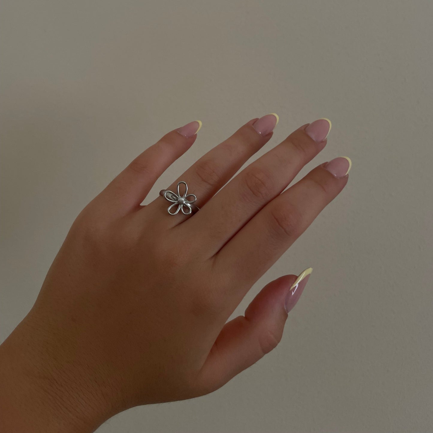 Anello fiore minimal